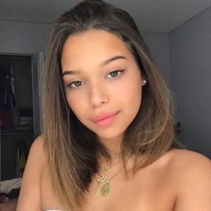 Meet your Posher, Isabel